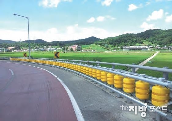 통돌이 차량 방호 울타리 1 _ 사진 _ (주)태평양
