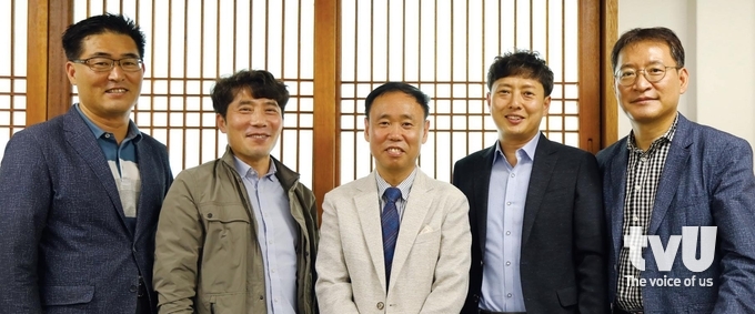 (좌측부터) 신재우 위원장, 김두섭 위원장, 류인규 위원장, 조남석 위원장, 전기원 위원장