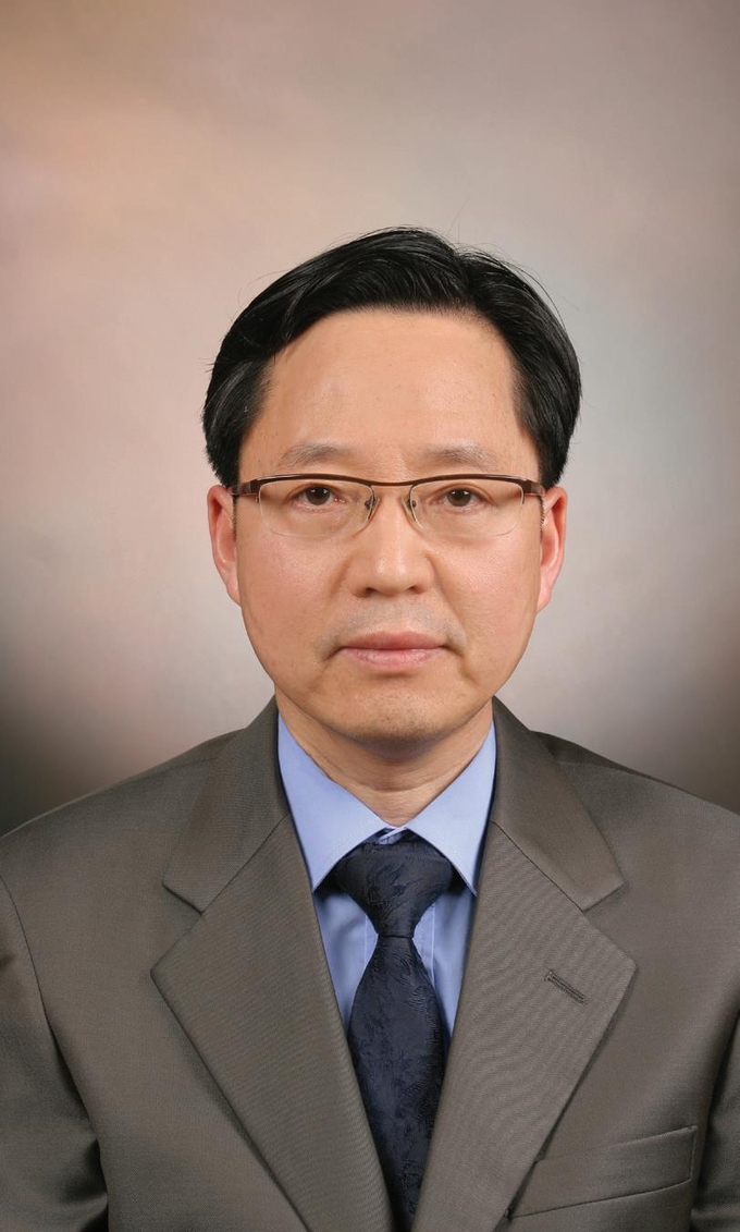 이세정 행정사 <br>
대한행정사협회 교수 <br>
전 경기도 복지여성실장 