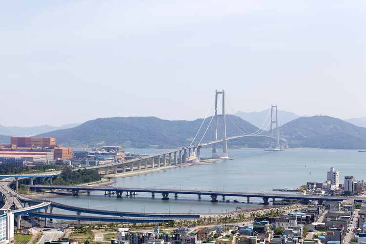 전라남도의 귀농귀촌 유치지원 사업이 내년에 더 활기를 띄게 될 전망이다(사진은 이순신 대교, 게티이미지뱅크). 