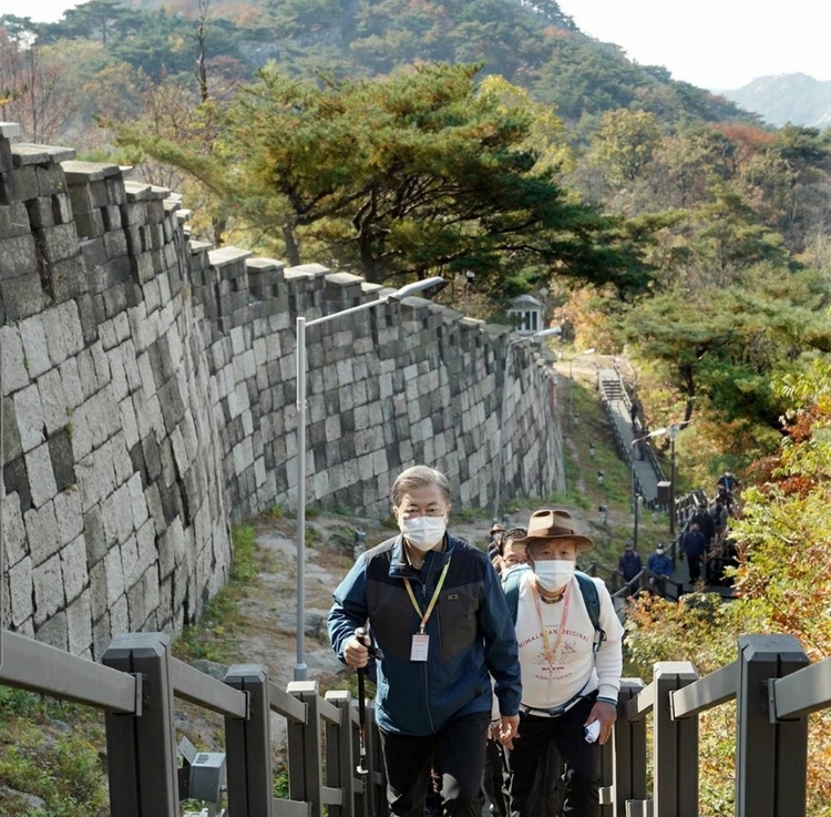 출처: 청와대 SNS