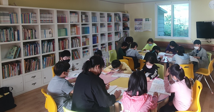 광천공공도서관과 참사랑쉼터 지역아동센터가 업무협약을 체결했다(사진: 홍성군청).