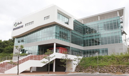 함안군립칠원도서관(함안군).