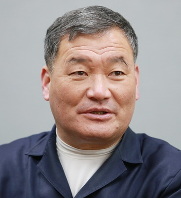 오규석 기장군수. 1995년 초대 민선 기장군수를 역임한 후 2010년부터 지금까지 3선 연임으로 기장 군정을 지휘하고 있다.
