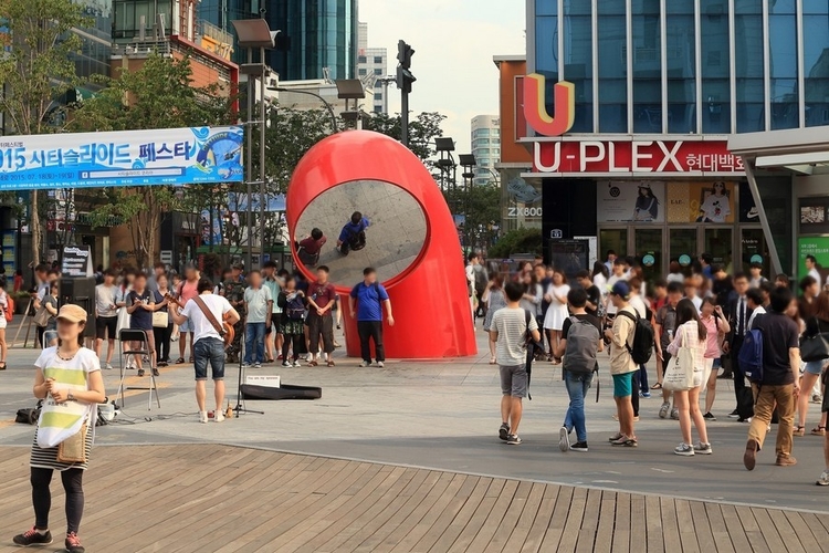 신촌지역 문화거리(사진출처: //data.si.re.kr/psearch)