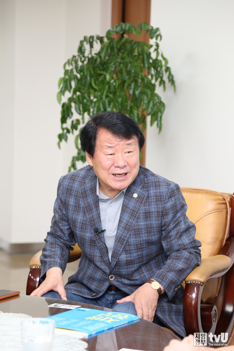 염홍철 새마을운동중앙회 회장 