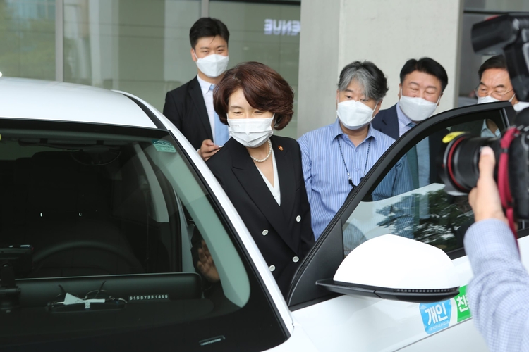 사진_ 한정애 장관 페이스북 