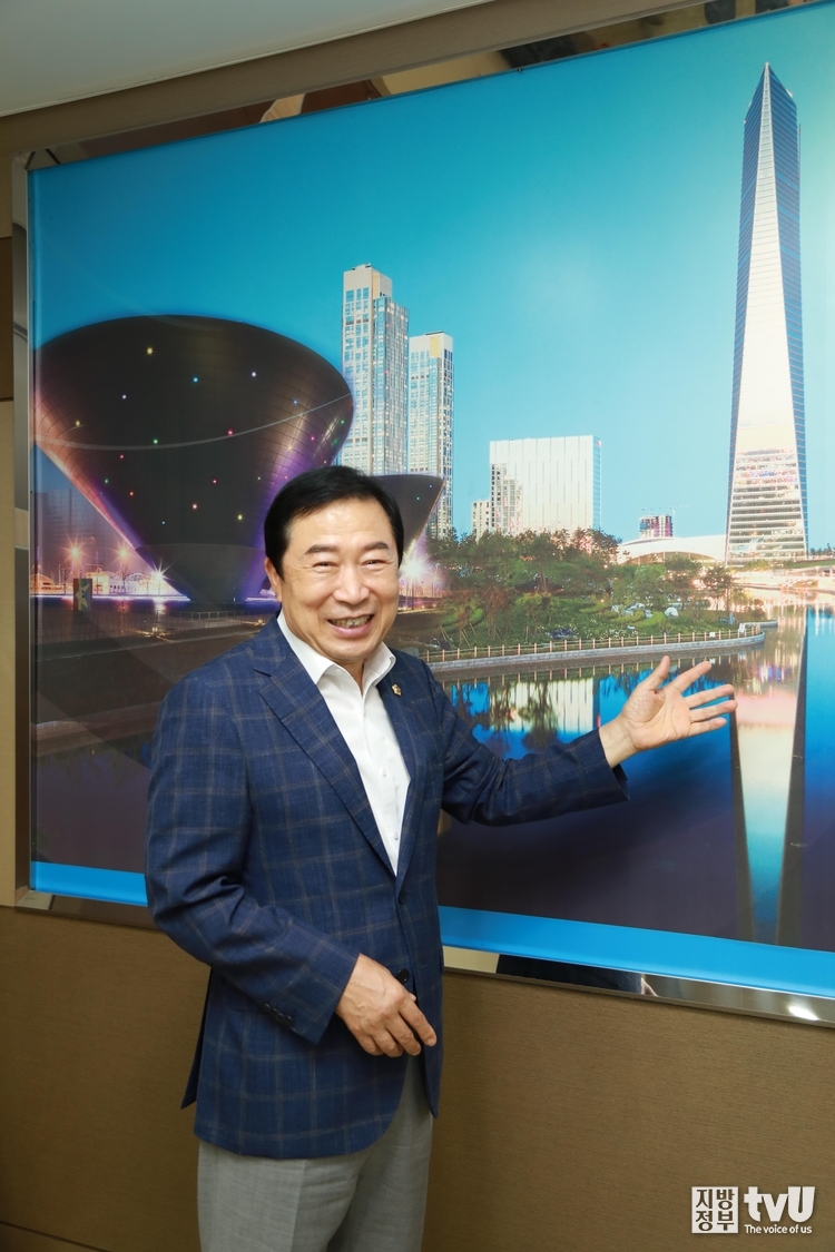 인터뷰 마치고 프로필 촬영