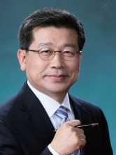 / 이에스지모네타(주) 대표이사<br>
/ 전 CFA 한국협회 회장<br>
/ 전 한국투자증권 리서치센터장<br>
/ 전 주택도시보증공사 사장