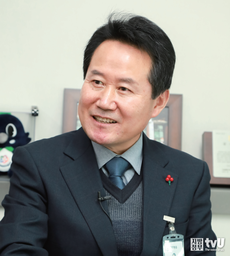 허필홍 강원도 홍천군수 
