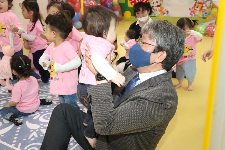 정읍시는 올해부터 아동수당 대상을 기존 만7세 미만에서 만8세 미만으로 확대한다_정읍시 제공 
