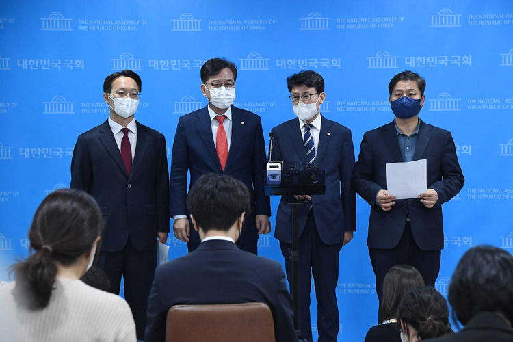 조해진 국민의힘 국회의원, 송언석 국민의힘 국회의원, 진성준 더불어민주당 국회의원, 김영배 더불어민주당 국회의원(왼쪽부터, 사진출처_조해진 의원페이스북)