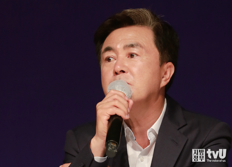 김태흠 충청남도지사가 수도권과 비수도권 간의 격차를 설명하고 있다. 