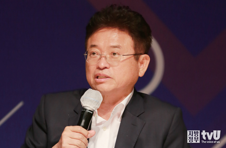 이철우 경상북도지사가 이미 운동장이 기울어져 있어 국세를 지방세로 넘겨봤자 부익부 빈익빈 현상만 가중한다고 말하고 있다. 