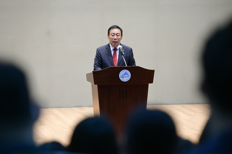 직원소통의날에 참여한 최민호 세종특별자치시장_ 세종시 제공 