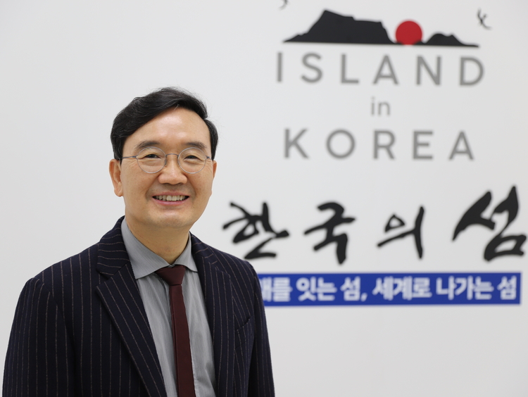 오동호 원장(사진출처_ 한국섬진흥원 제공)