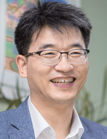 김용석<br>
/ 제3·4·5대 서울 도봉구의회 의원<br>
/ 제8·9·10대 서울특별시의회 의원<br>
/ 《지방의원의 길》 저자<br>
(6선 지방의원의 의정가이드)