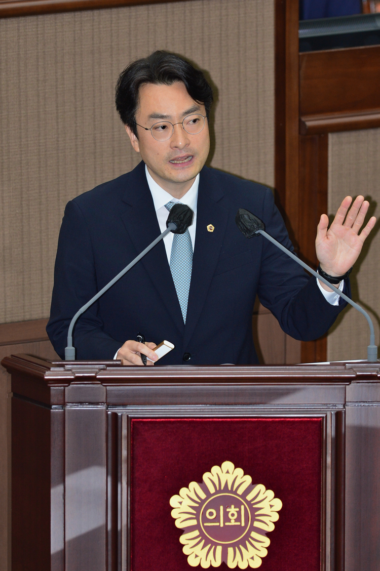 박유진 서울시의원(사진출처_ 서울시의회 제공)