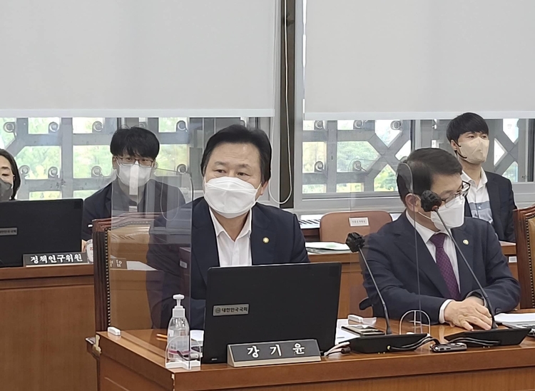강기윤 국회 보건복지위원회 위원 
