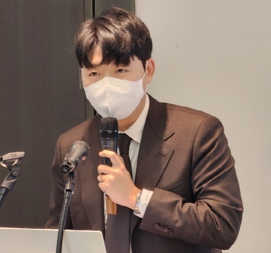 발표 중인 조희관 행정안전부 생활공간정책과 주무관 
