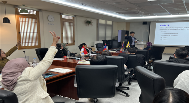 전문교육(한국의 재난관리체계 소개) 사진출처_국가민방위재난안전교육원 제공