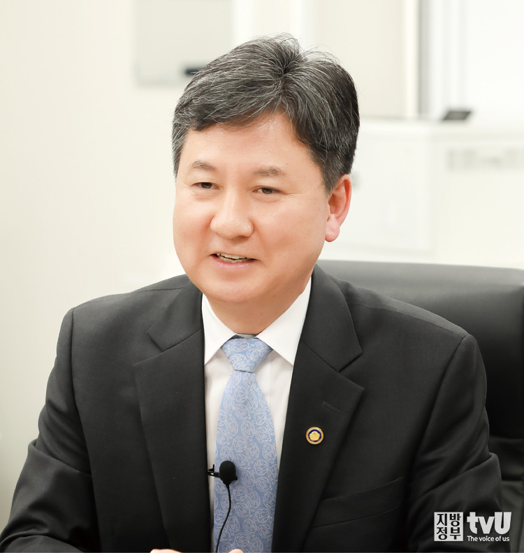 한창섭 행정안전부 차관이 본지와 인터뷰하고 있다. ⓒ 김자현 기자 