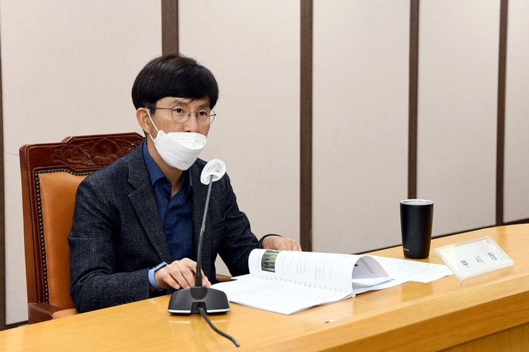 의정부시 정책혁신플랫폼 중간보고회 참석 중인 안동광 부시장(사진출처_ 의정부시)