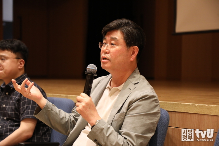 질의에 답변을 하고 있는 최기웅 예산회계실무 네이버 카페 홈지기