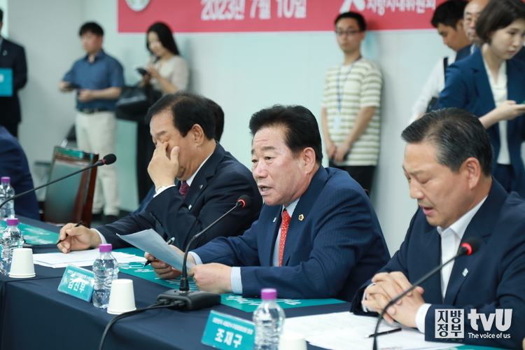 김진부 대한민국 시도의회의장협의회 수석부회장(경상남도의회 의장) 