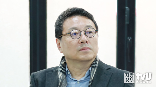 이준기 연세대학교 정보대학원 교수 ('빅데이터와 경영'을 주제로 헬퍼공직자교육원에서 강의를 진행했다) 