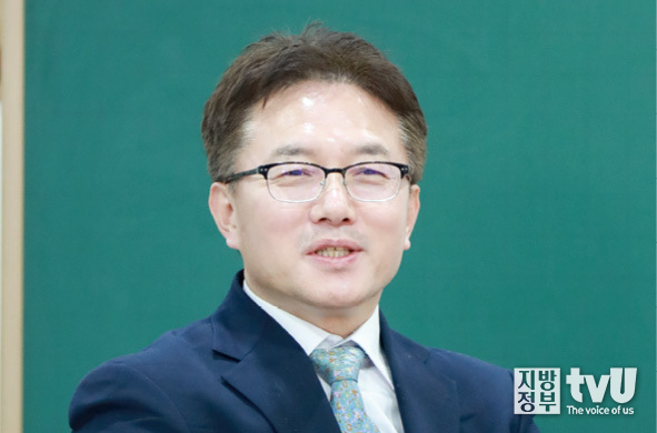 신승근 한국공학대학교 교수 ('고향사랑기부제'를 주제로 헬퍼공직자교육원에서 강의했다) 