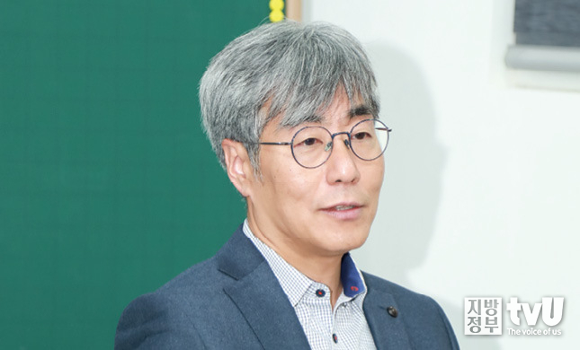 이윤석 서울시립대 도시사회학과 교수. '가족 관계와 삶의 질'에 관해 강의할 예정이다. 