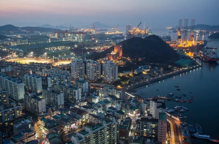  거제 조선소 야경 
