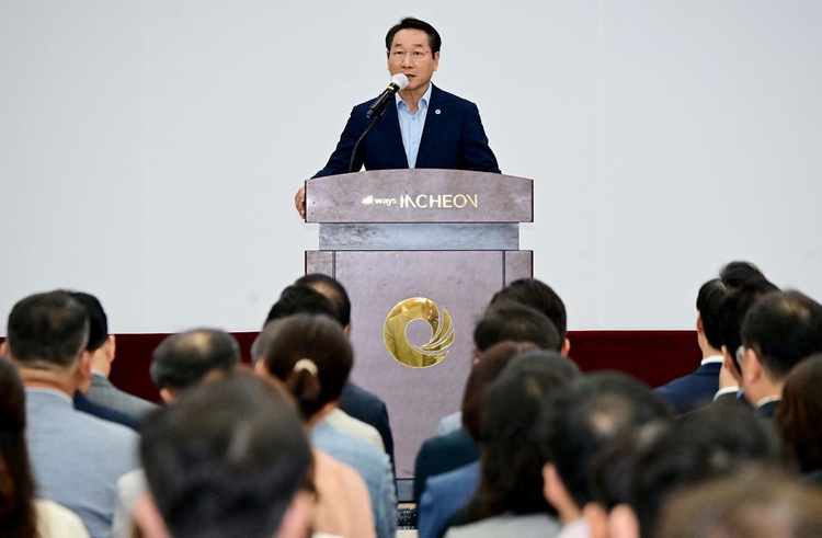 직원 월례조회 유정복 인천광역시장<사진=인천시>