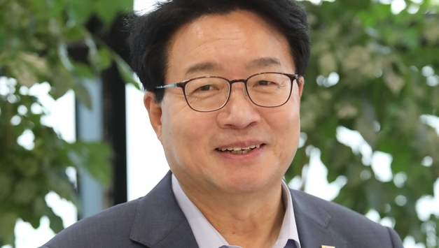 '사람'을 향하는 실용정치 구현...의정혁신 1번 타자 [염태영 국회의원]