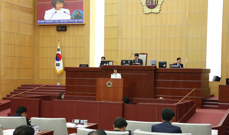 지방의회 회의 모습 f5b365aba647dc8fc886f0383218b60e_1529569381_0603.png